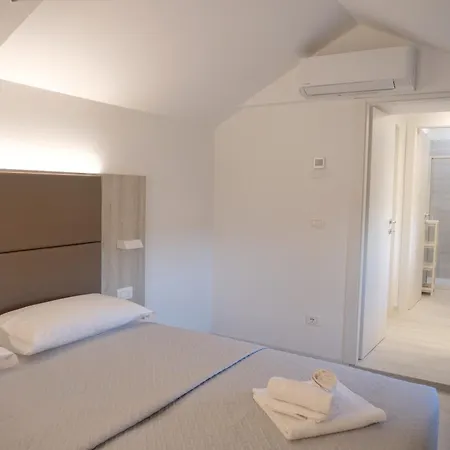 Готель Castrum Градо